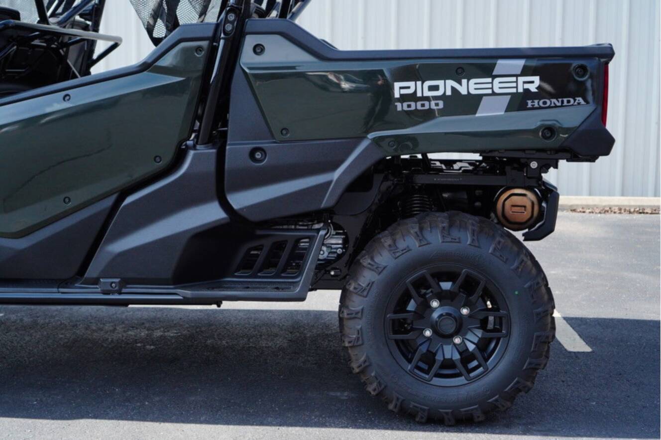 A photo of this 2024 Honda Pioneer 1000-6 Deluxe Crew