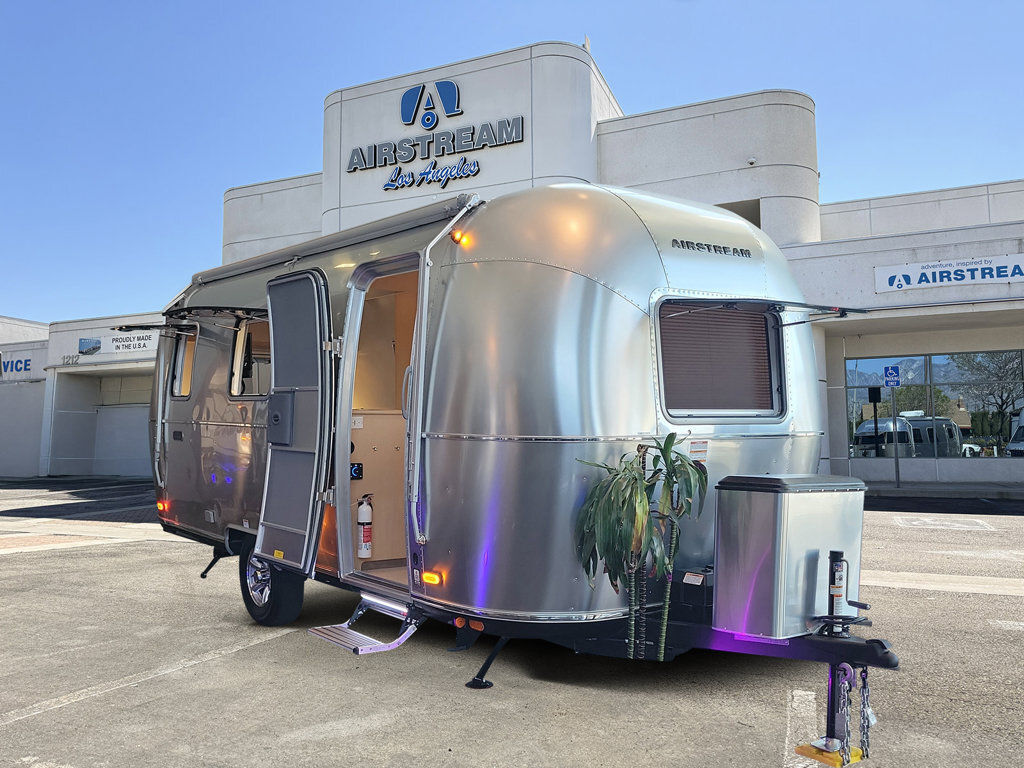 2026 Airstream World Traveler 22RB RV