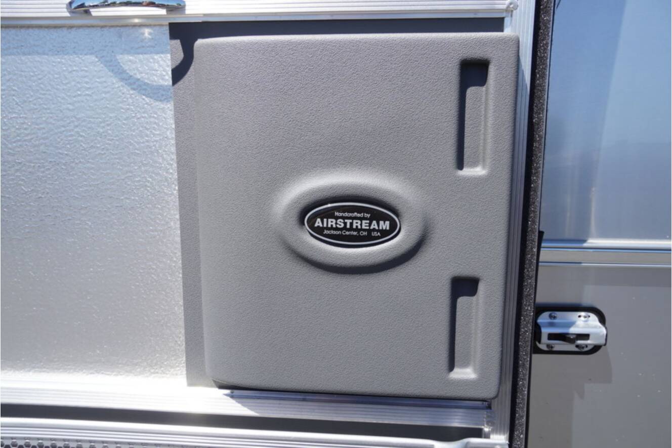 A photo of this 2025 Airstream Globetrotter 27FBQ