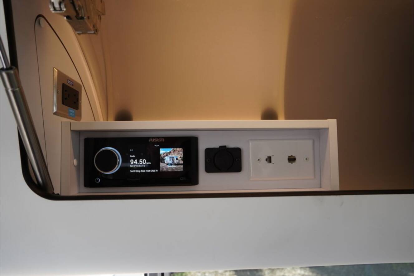 A photo of this 2025 Airstream Globetrotter 27FBQ