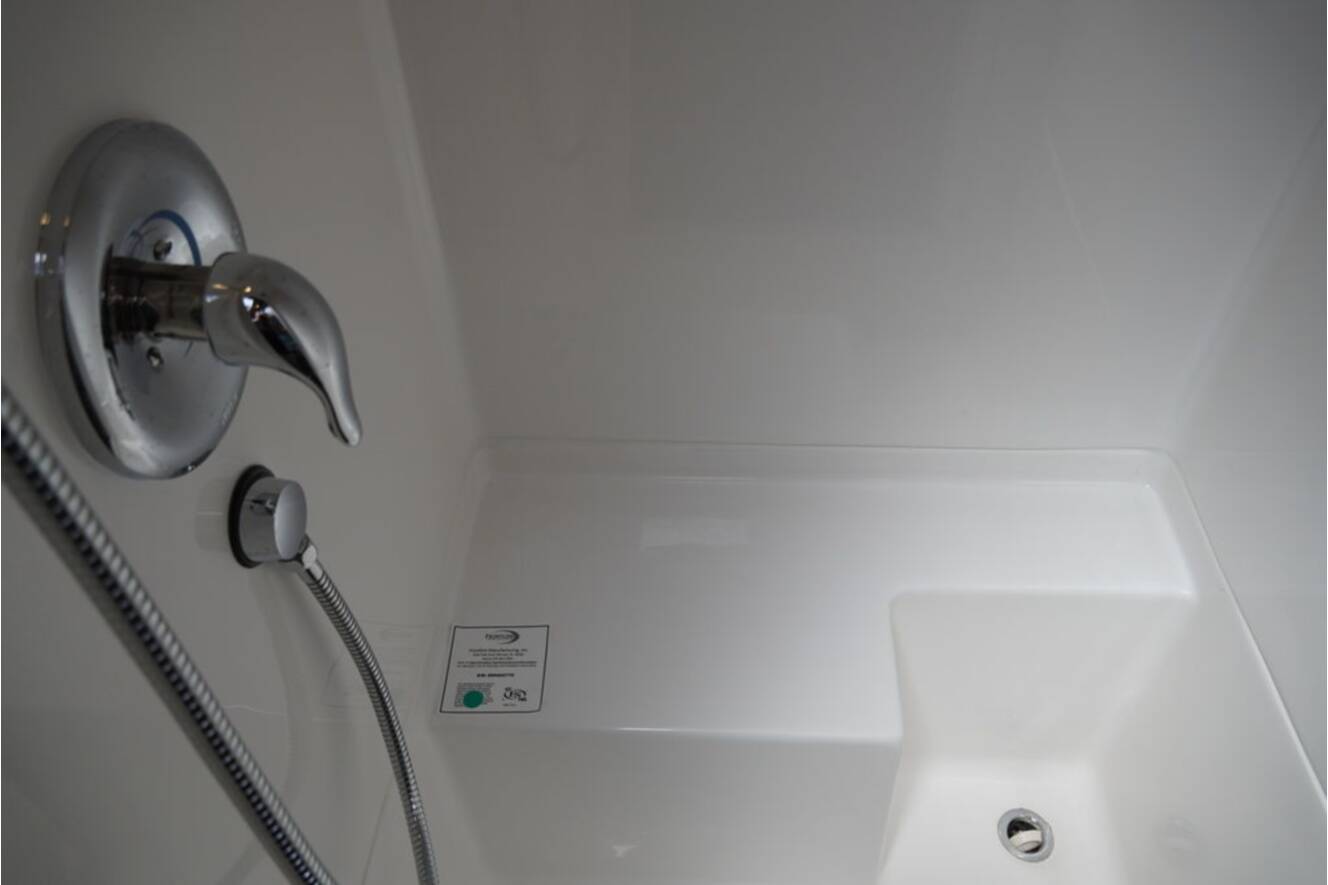 A photo of this 2025 Airstream Globetrotter 27FBQ