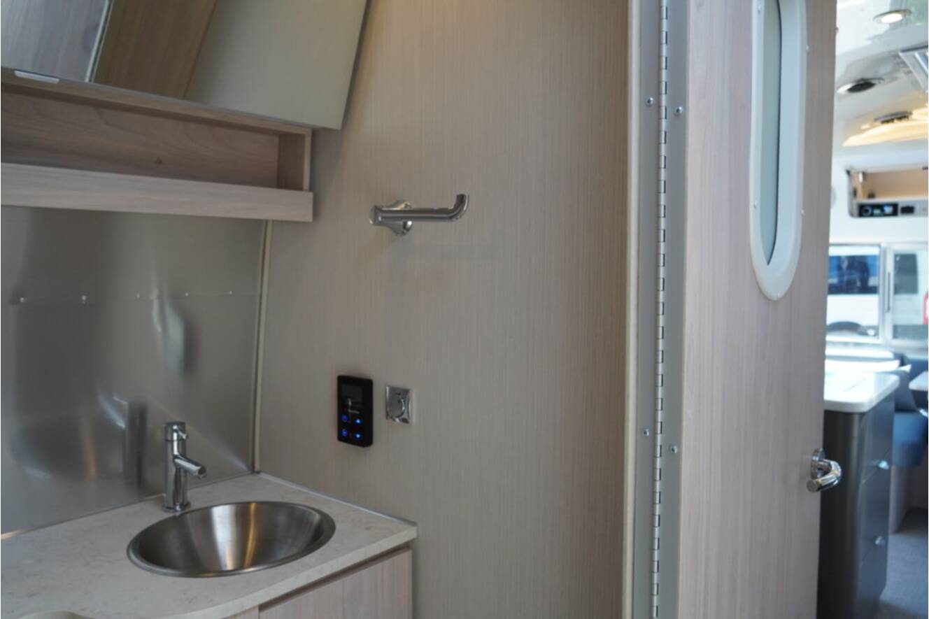 A photo of this 2025 Airstream Globetrotter 27FBQ