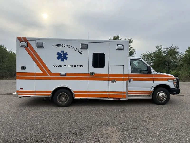 2021 FORD PL CUSTOM AMBULANCE