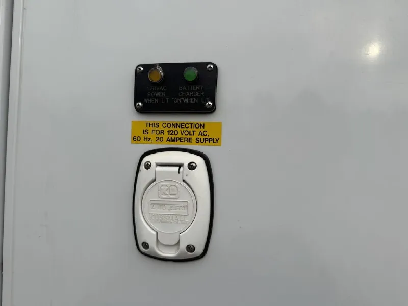 2021 FORD PL CUSTOM AMBULANCE