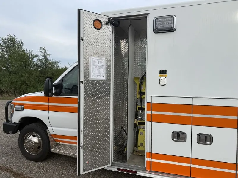 2021 FORD PL CUSTOM AMBULANCE