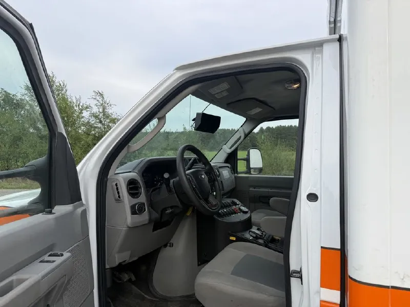 2021 FORD PL CUSTOM AMBULANCE
