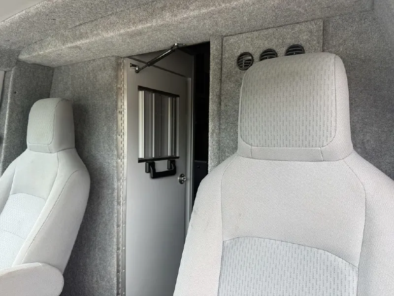 2021 FORD PL CUSTOM AMBULANCE