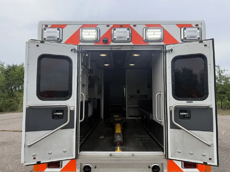 2021 FORD PL CUSTOM AMBULANCE