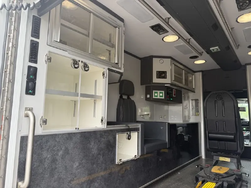 2021 FORD PL CUSTOM AMBULANCE