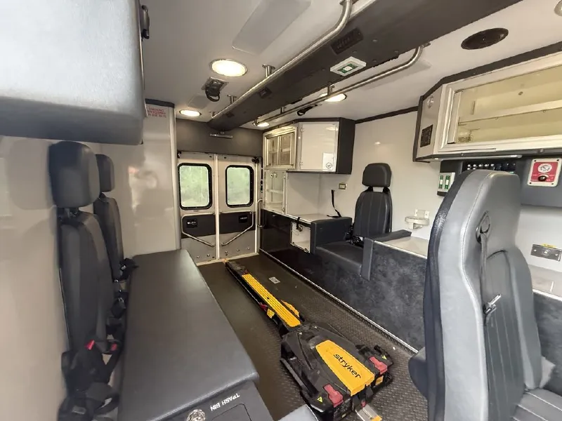 2021 FORD PL CUSTOM AMBULANCE