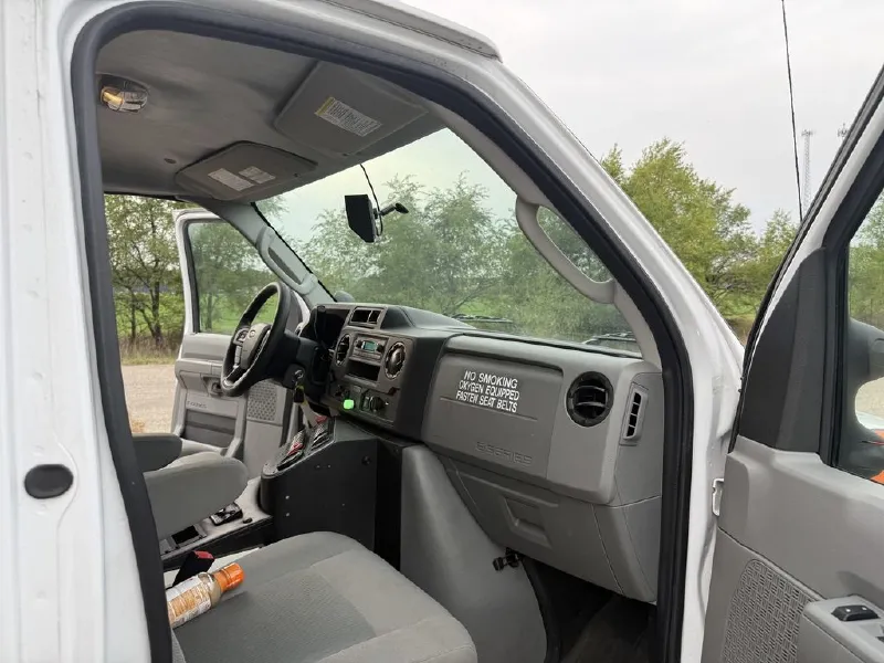2021 FORD PL CUSTOM AMBULANCE