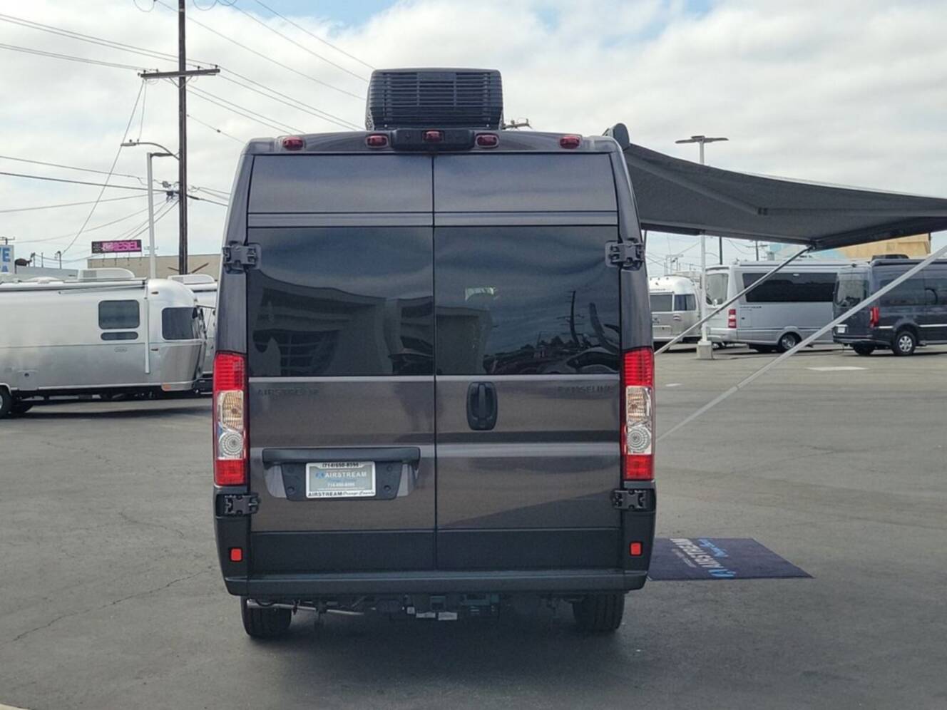 A photo of this 2025 Airstream Rangeline 21