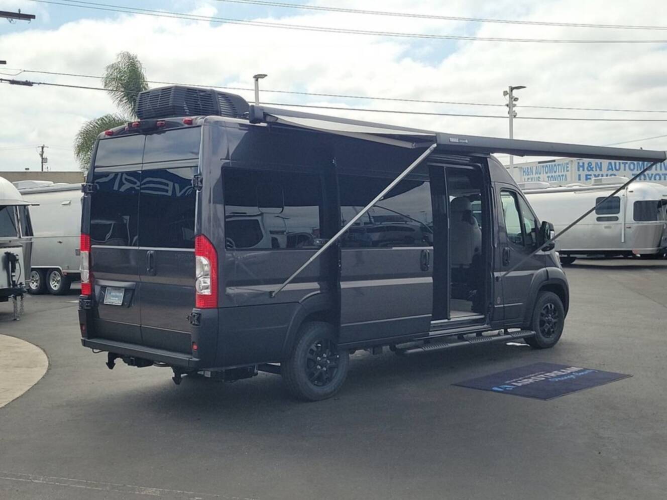 A photo of this 2025 Airstream Rangeline 21