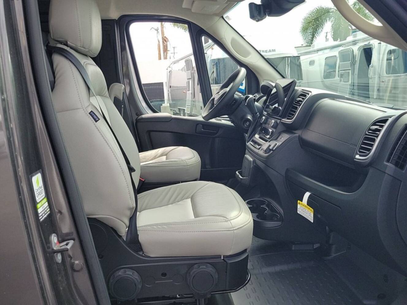 A photo of this 2025 Airstream Rangeline 21
