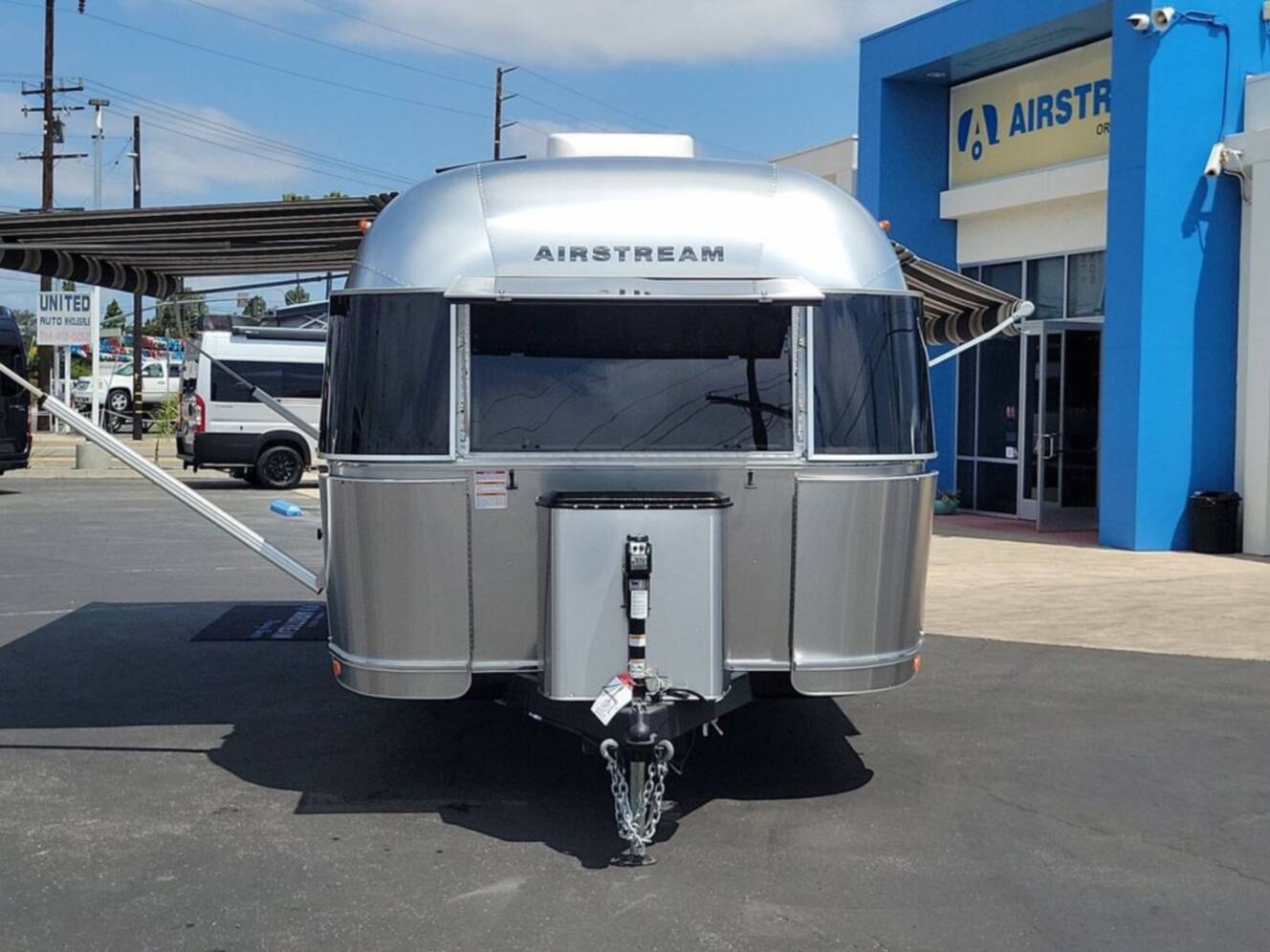 A photo of this 2025 Airstream Globetrotter ® 25FB Queen