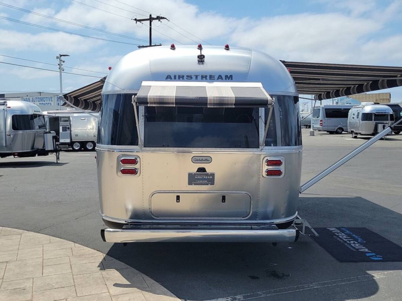 A photo of this 2025 Airstream Globetrotter ® 25FB Queen