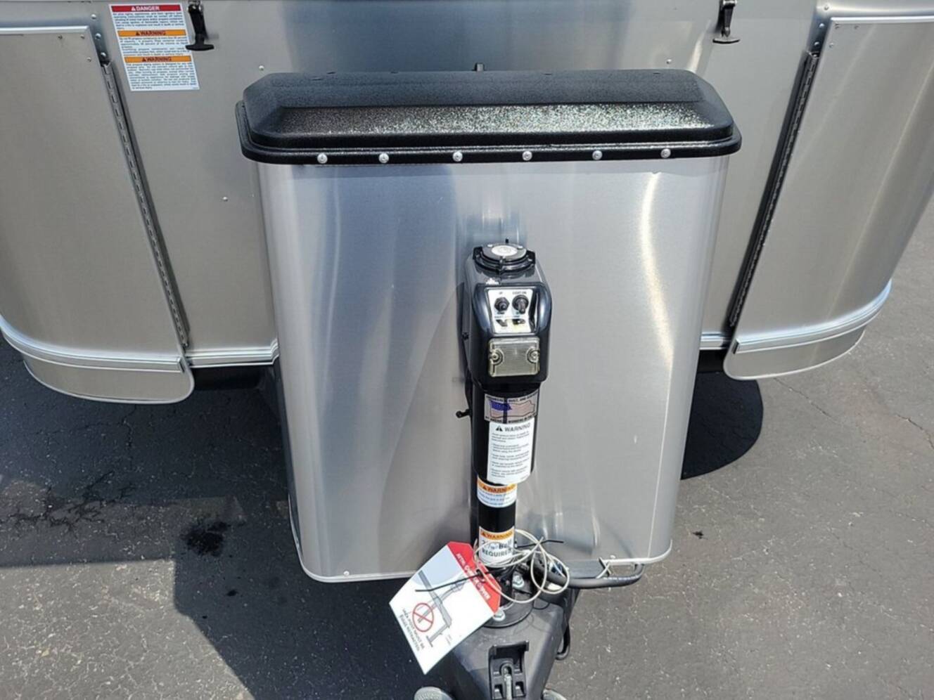 A photo of this 2025 Airstream Globetrotter ® 25FB Queen