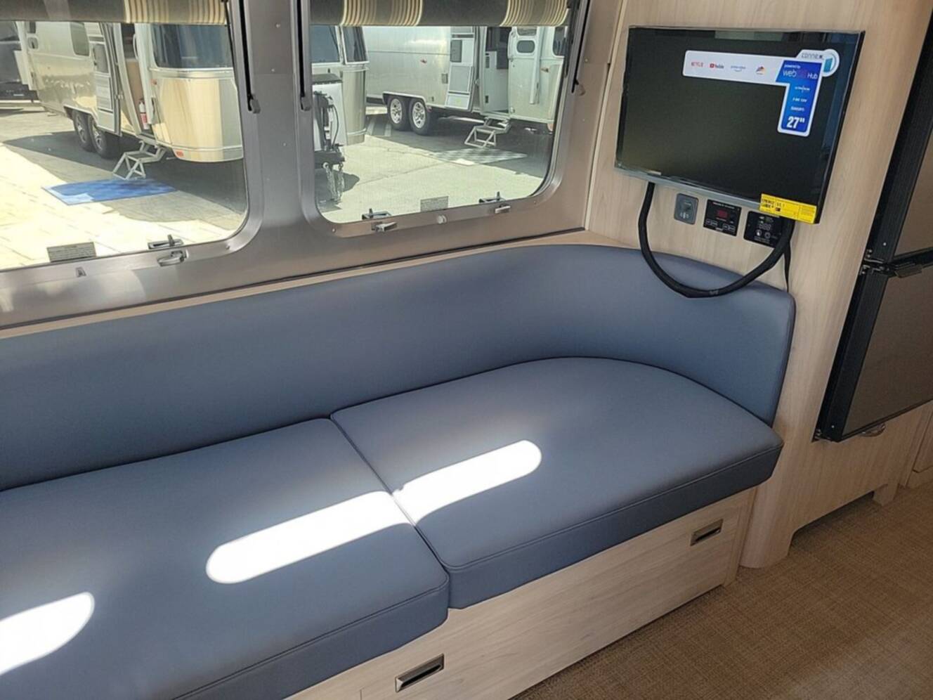 A photo of this 2025 Airstream Globetrotter ® 25FB Queen