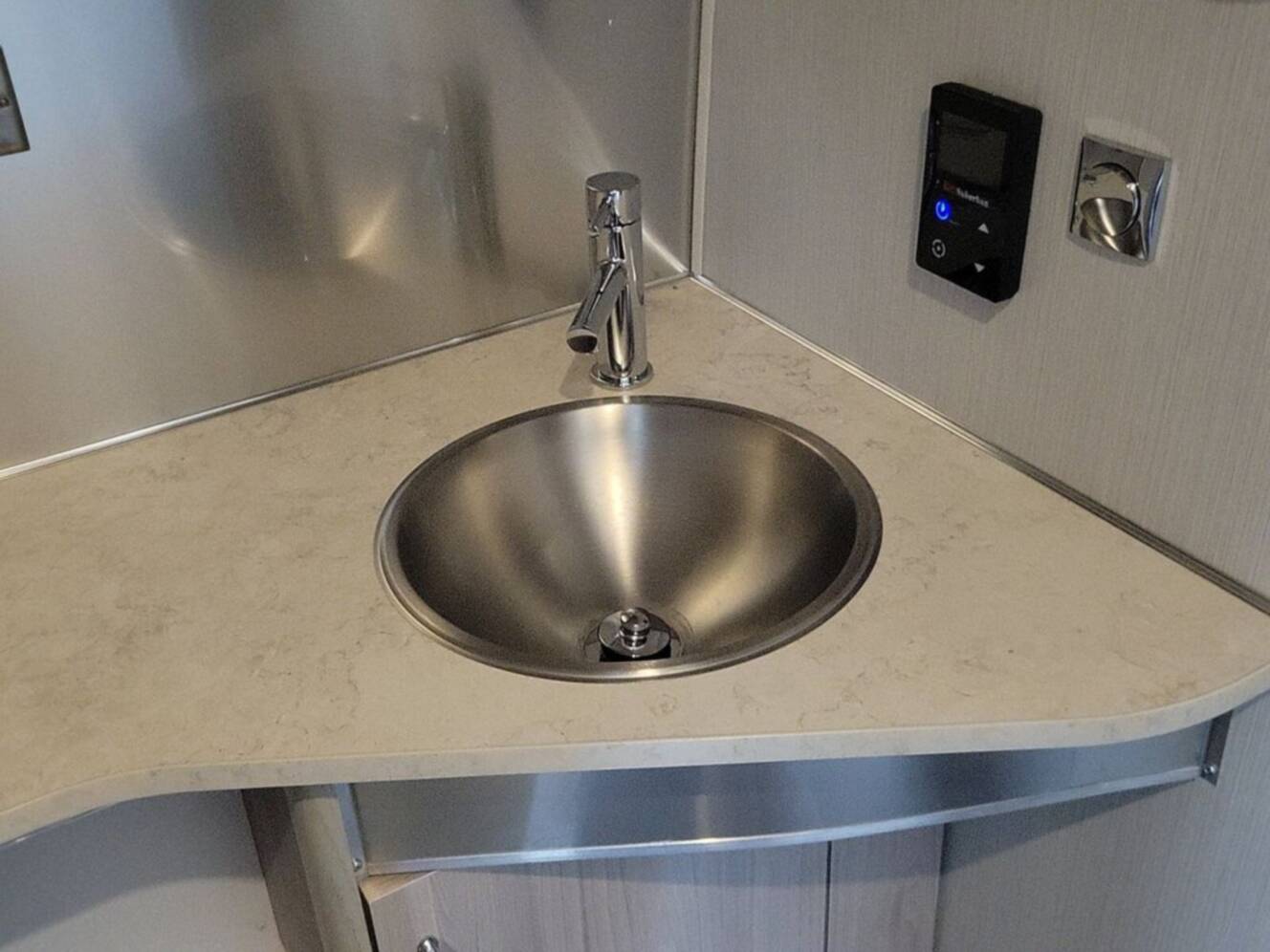 A photo of this 2025 Airstream Globetrotter ® 25FB Queen