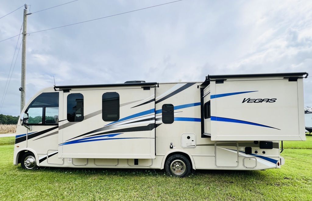 2021 Thor Motor Coach Vegas ® RUV 27.7 in newport NC