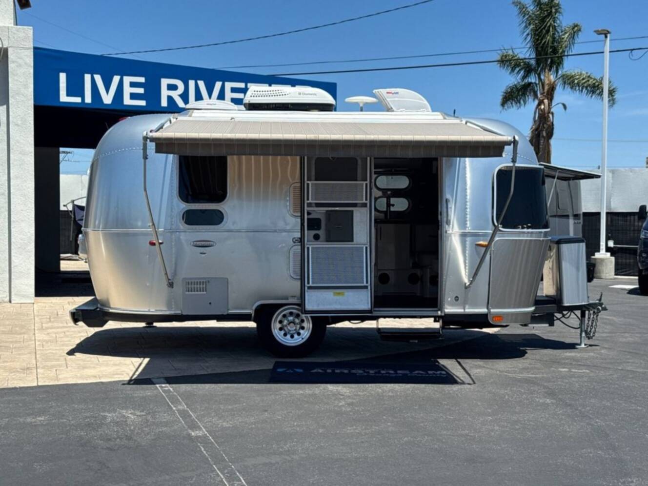 A photo of this 2016 Airstream International Serenity 19