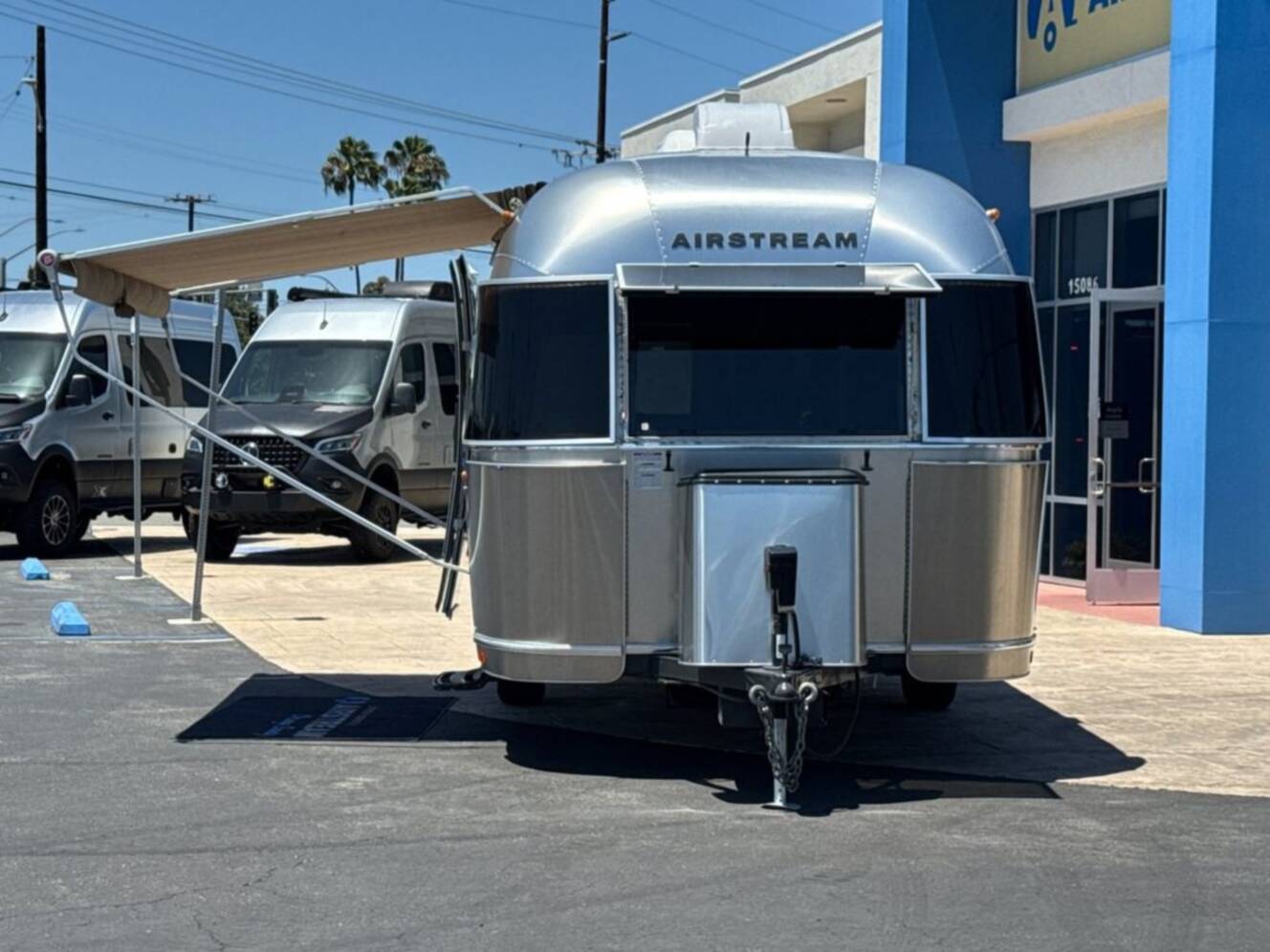 A photo of this 2016 Airstream International Serenity 19