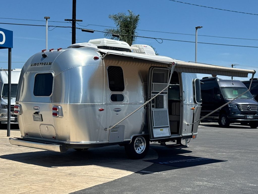 2016 Airstream International Serenity 19 in midway city CA