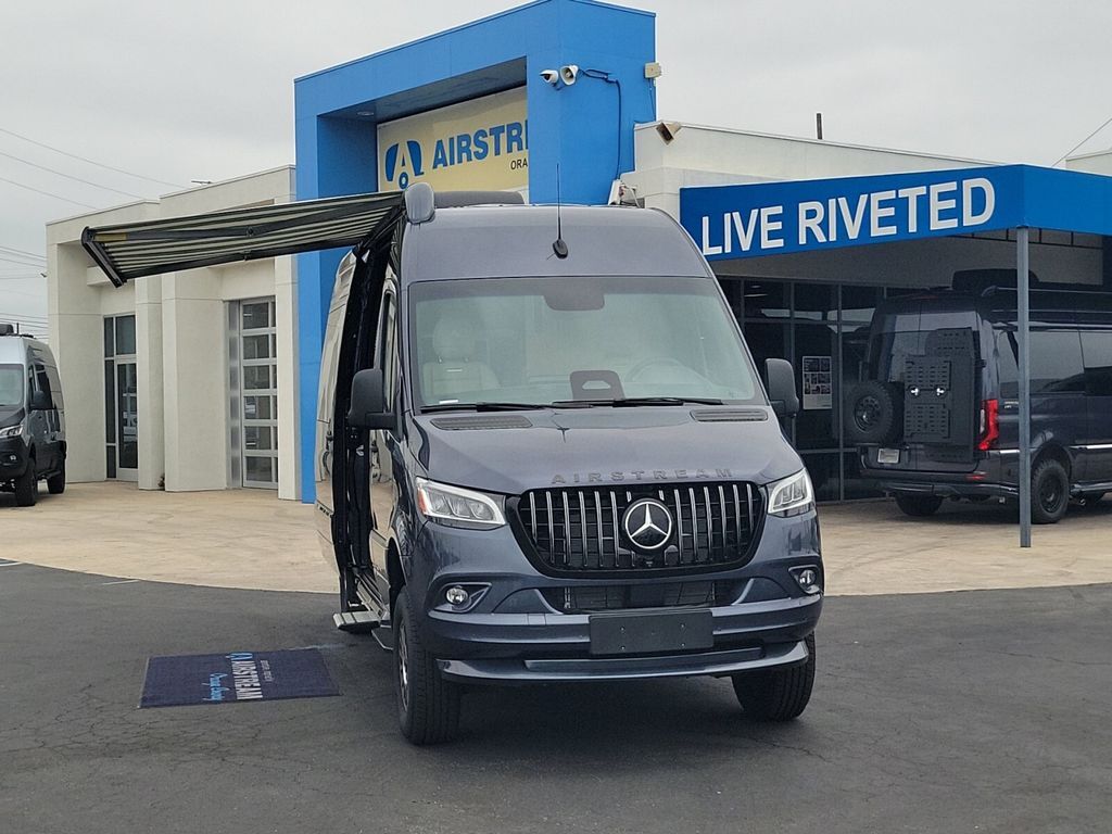 2026 Airstream Interstate 19GT Tommy Bahama in midway city CA