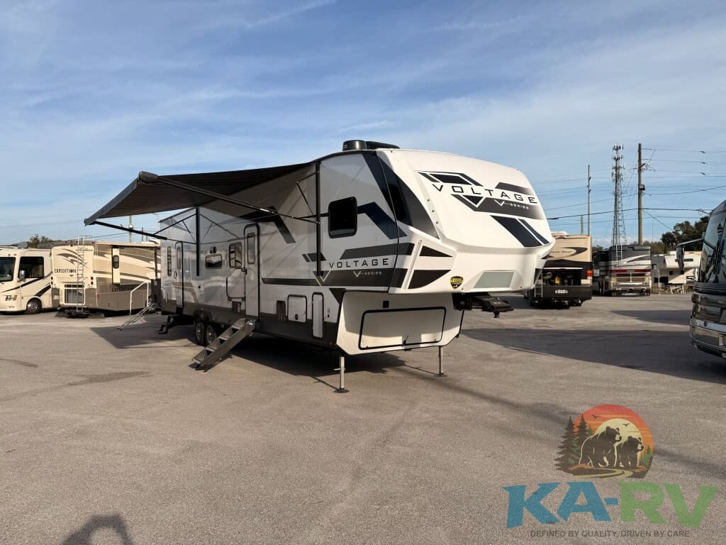 2025 Dutchmen VOLTAGE V SERIES 3800 Fifth Wheel Toy Hauler RV