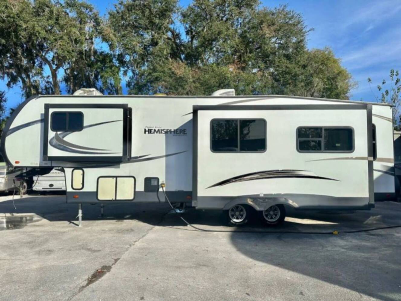 A photo of this 2018 Forest River SALEM HEMISPHERE 29RLSHL