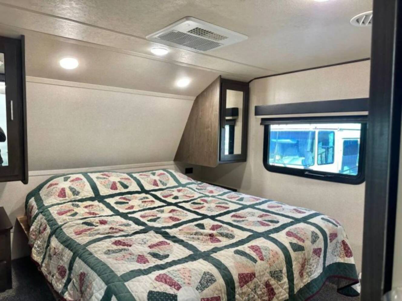 A photo of this 2018 Forest River SALEM HEMISPHERE 29RLSHL