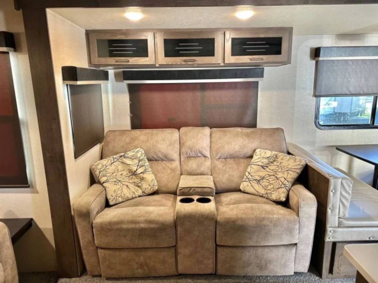 A photo of this 2018 Forest River SALEM HEMISPHERE 29RLSHL