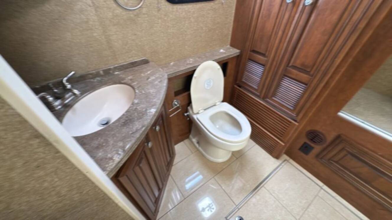 A photo of this 2012 Damon Tuscany Series 42RQ