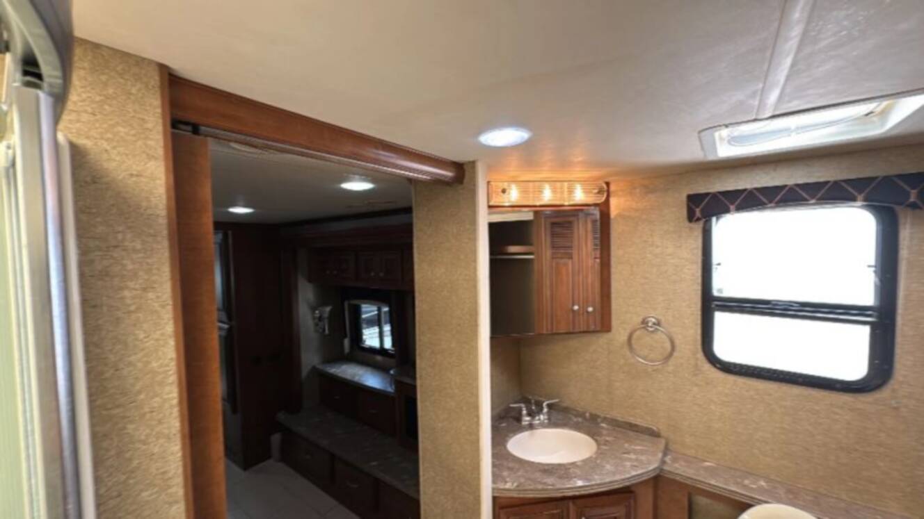 A photo of this 2012 Damon Tuscany Series 42RQ