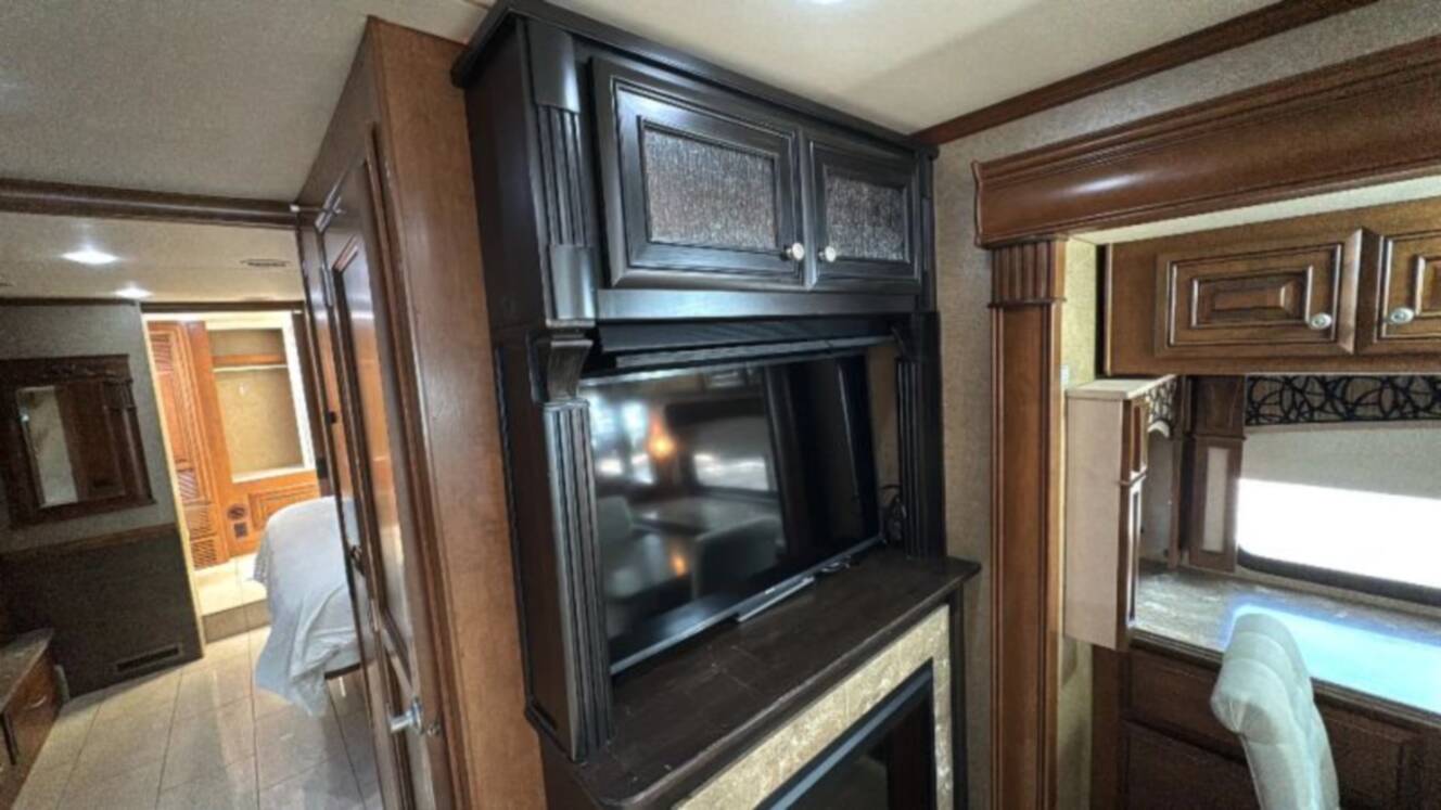 A photo of this 2012 Damon Tuscany Series 42RQ
