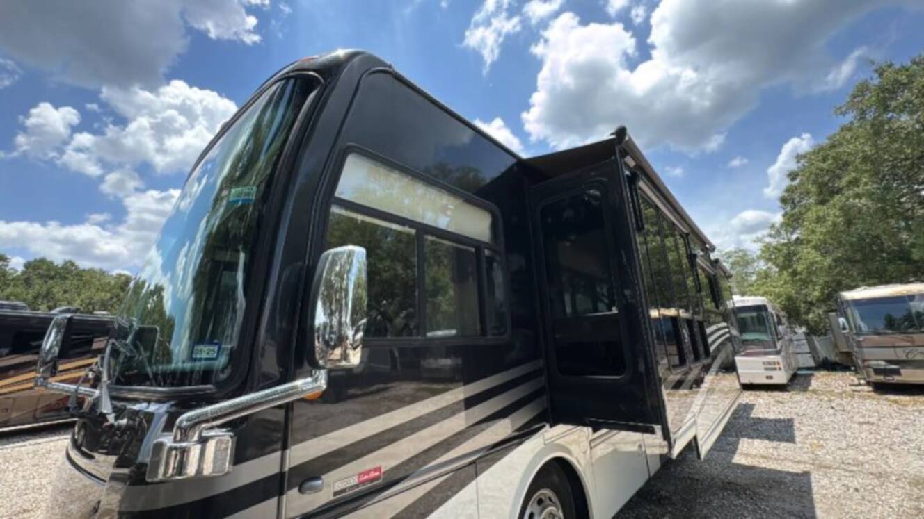 A photo of this 2012 Damon Tuscany Series 42RQ