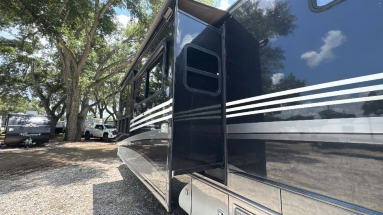 A photo of this 2012 Damon Tuscany Series 42RQ