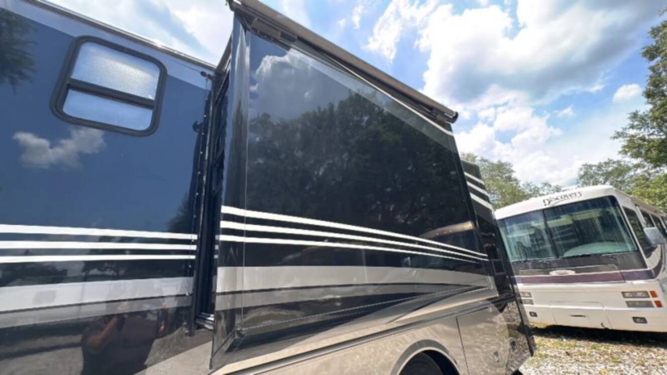 A photo of this 2012 Damon Tuscany Series 42RQ