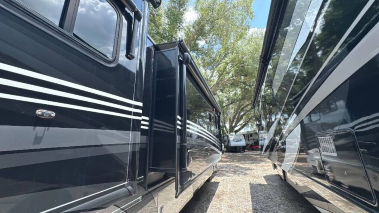 A photo of this 2012 Damon Tuscany Series 42RQ