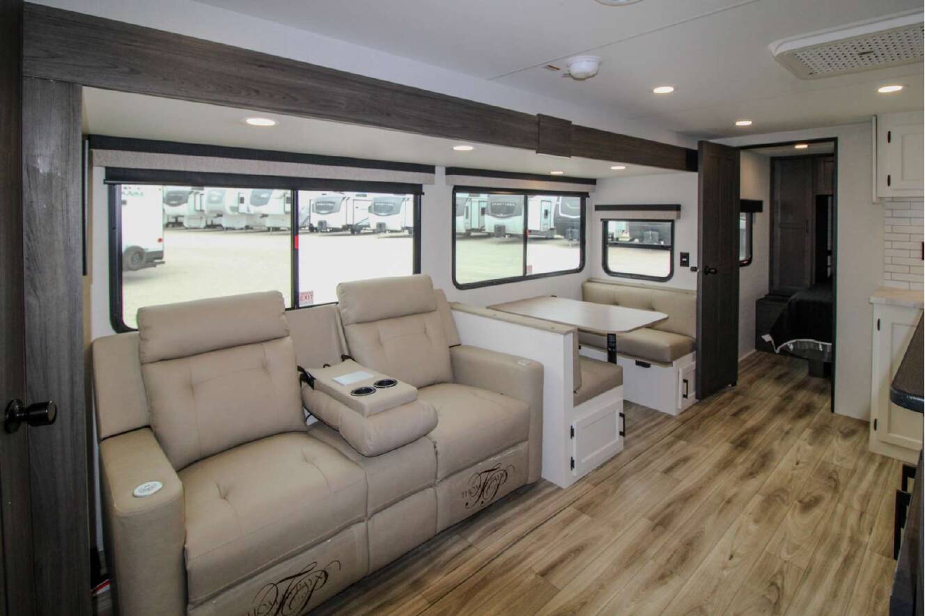 A photo of this 2026 Venture Rv Stratus 261VRB