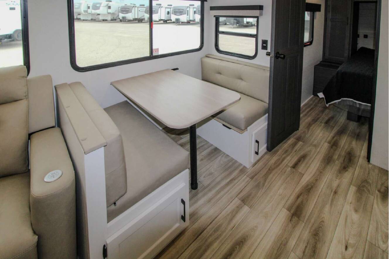 A photo of this 2026 Venture Rv Stratus 261VRB
