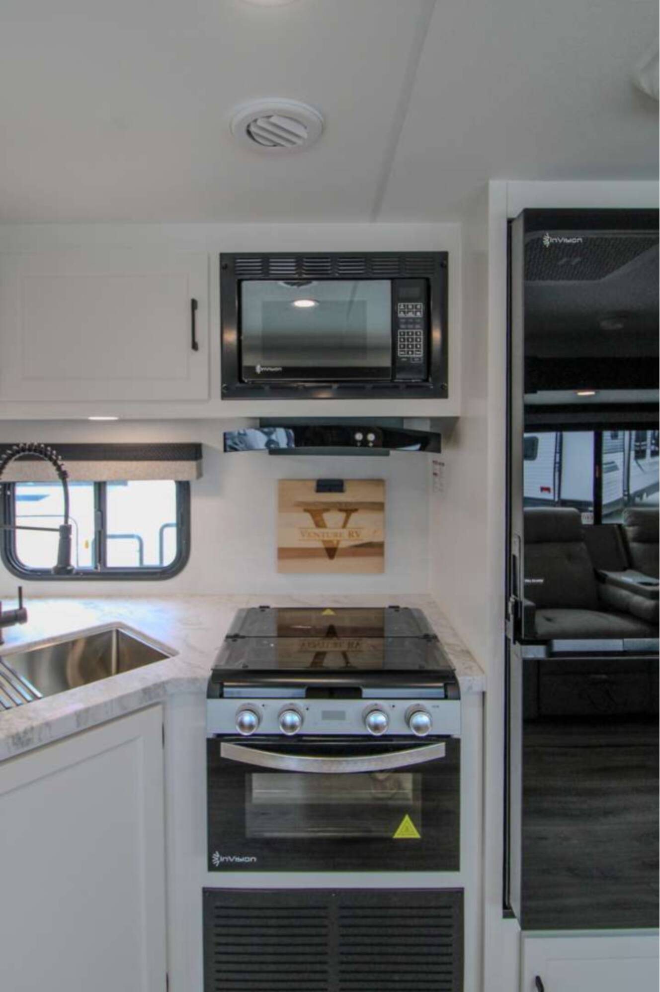 A photo of this 2026 Venture Rv Stratus 261VRB