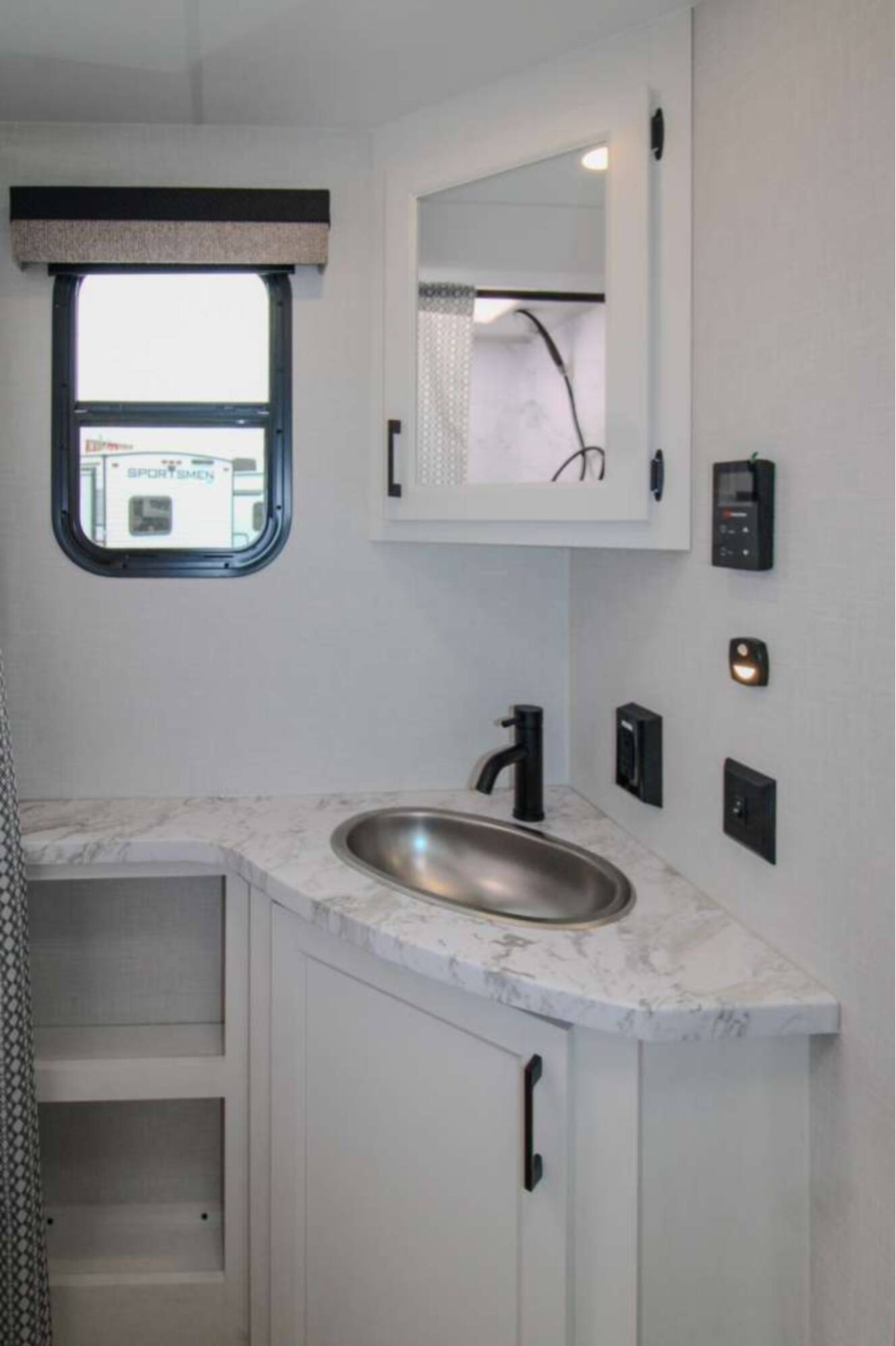 A photo of this 2026 Venture Rv Stratus 261VRB