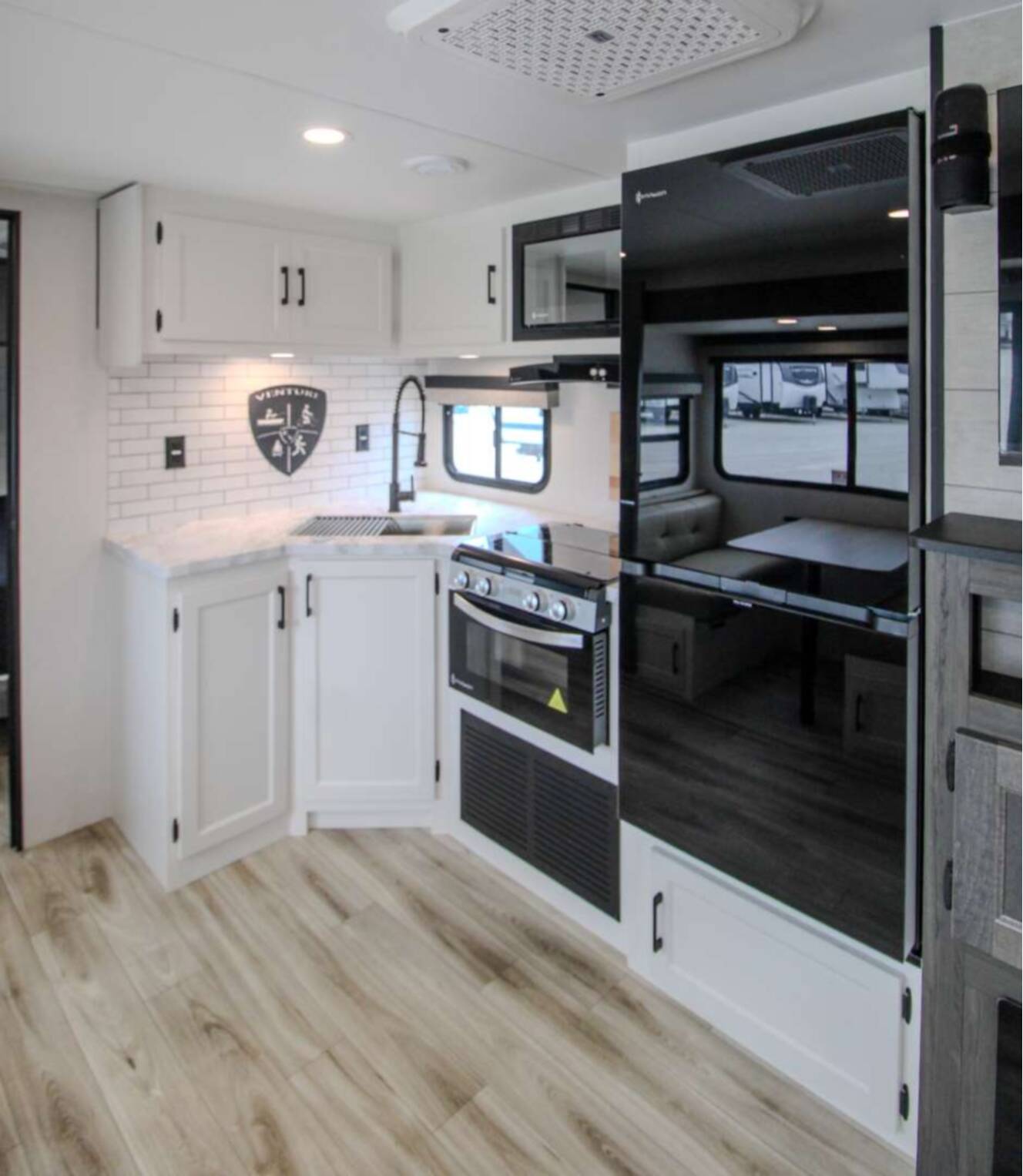 A photo of this 2026 Venture Rv Stratus 261VRB