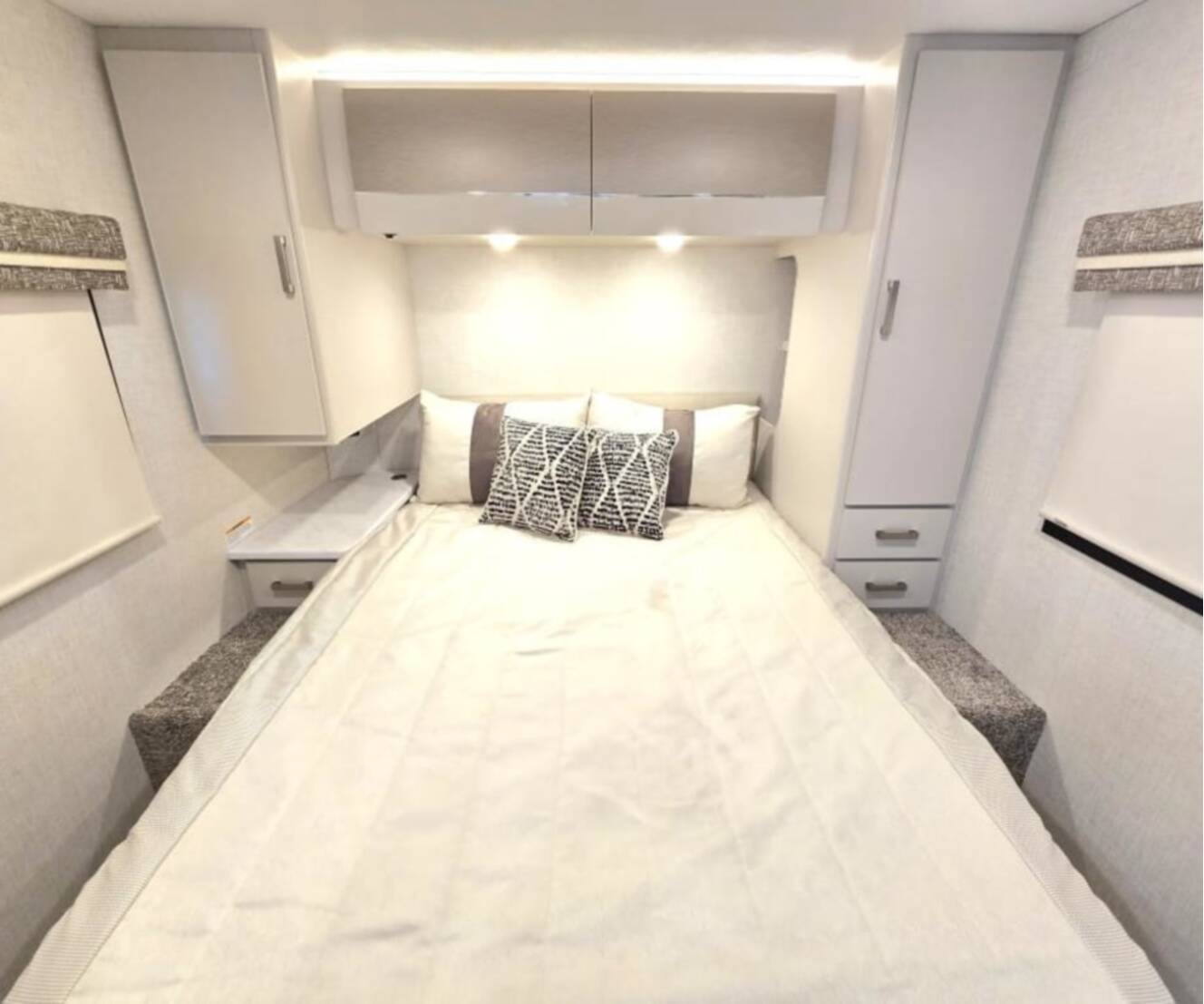 A photo of this 2026 Thor Motor Coach VEGAS 28.1
