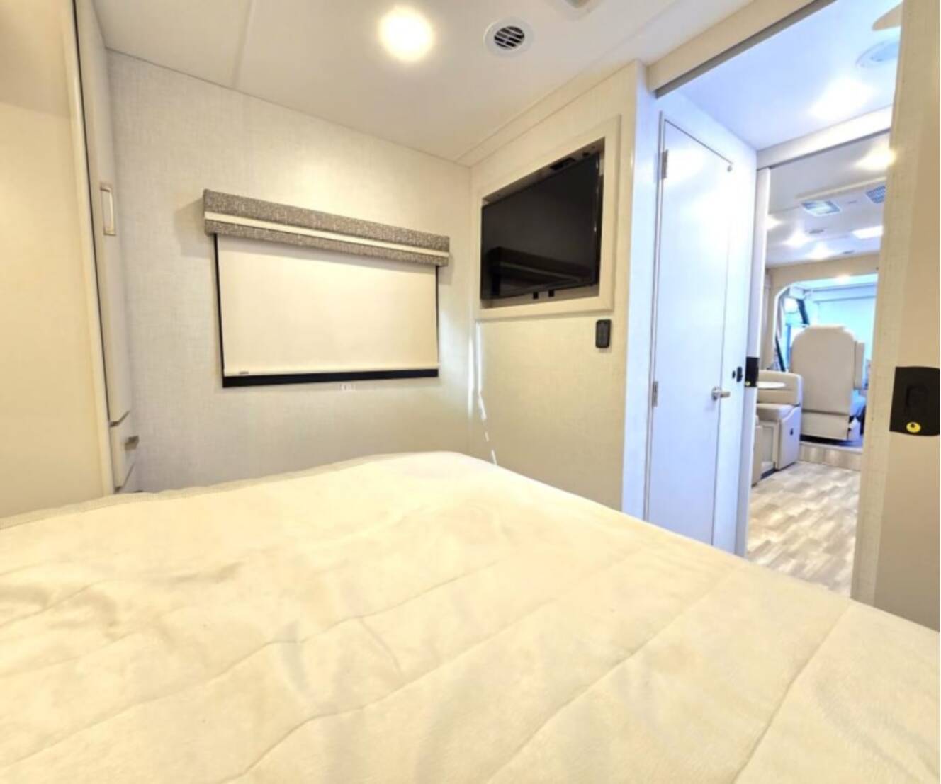 A photo of this 2026 Thor Motor Coach VEGAS 28.1