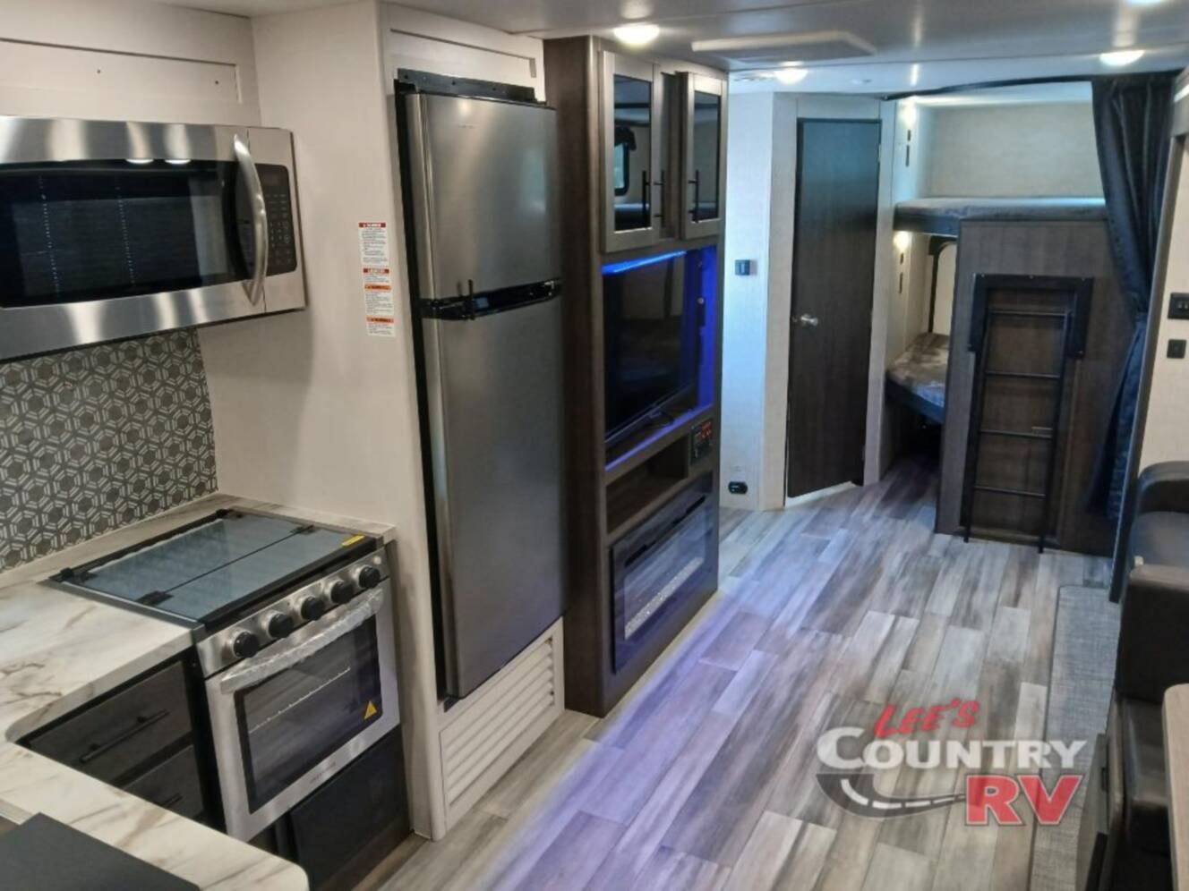 A photo of this 2022 Crossroads Rv Cruiser Aire CR28BBH