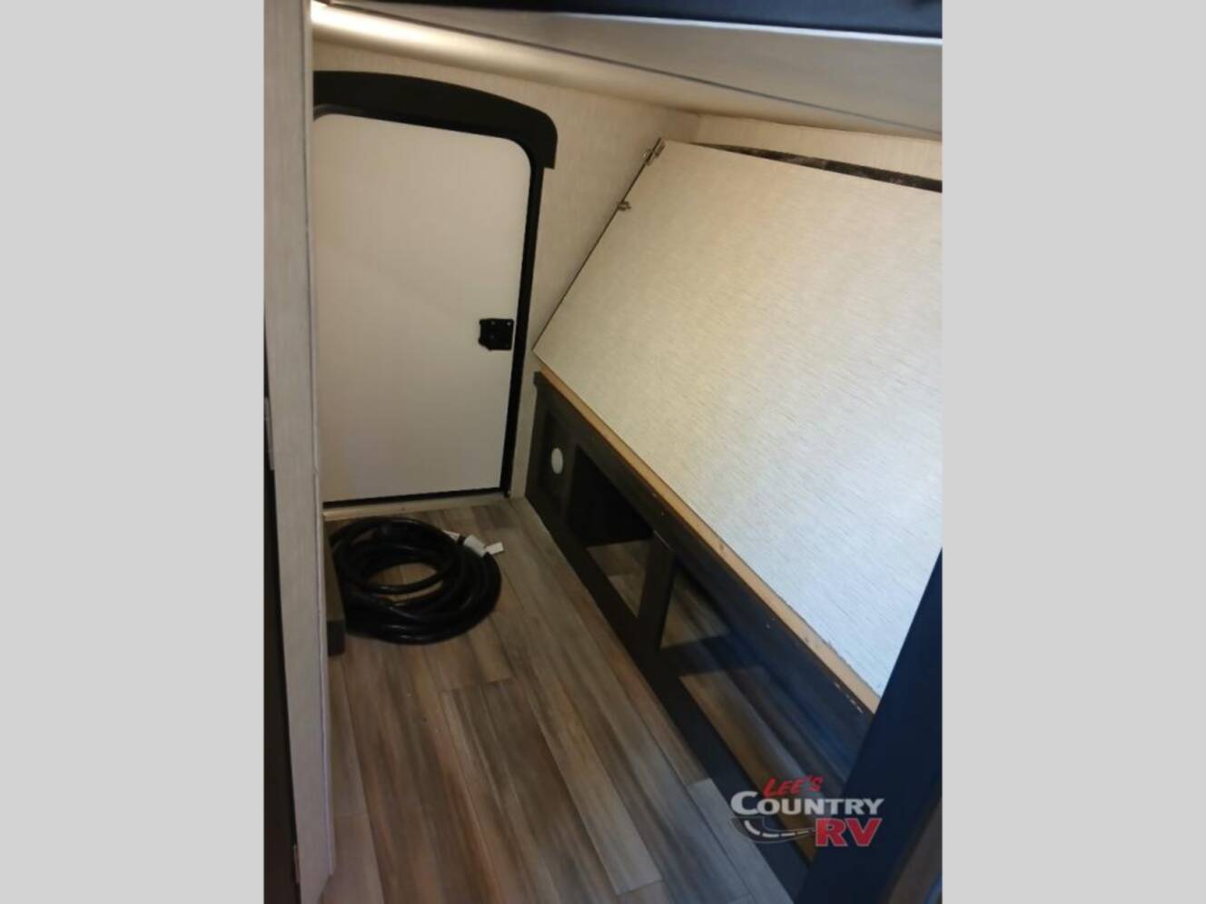 A photo of this 2022 Crossroads Rv Cruiser Aire CR28BBH