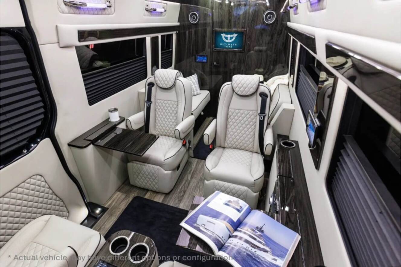 A photo of this 2027 Ultimate Toys COACH EXEC