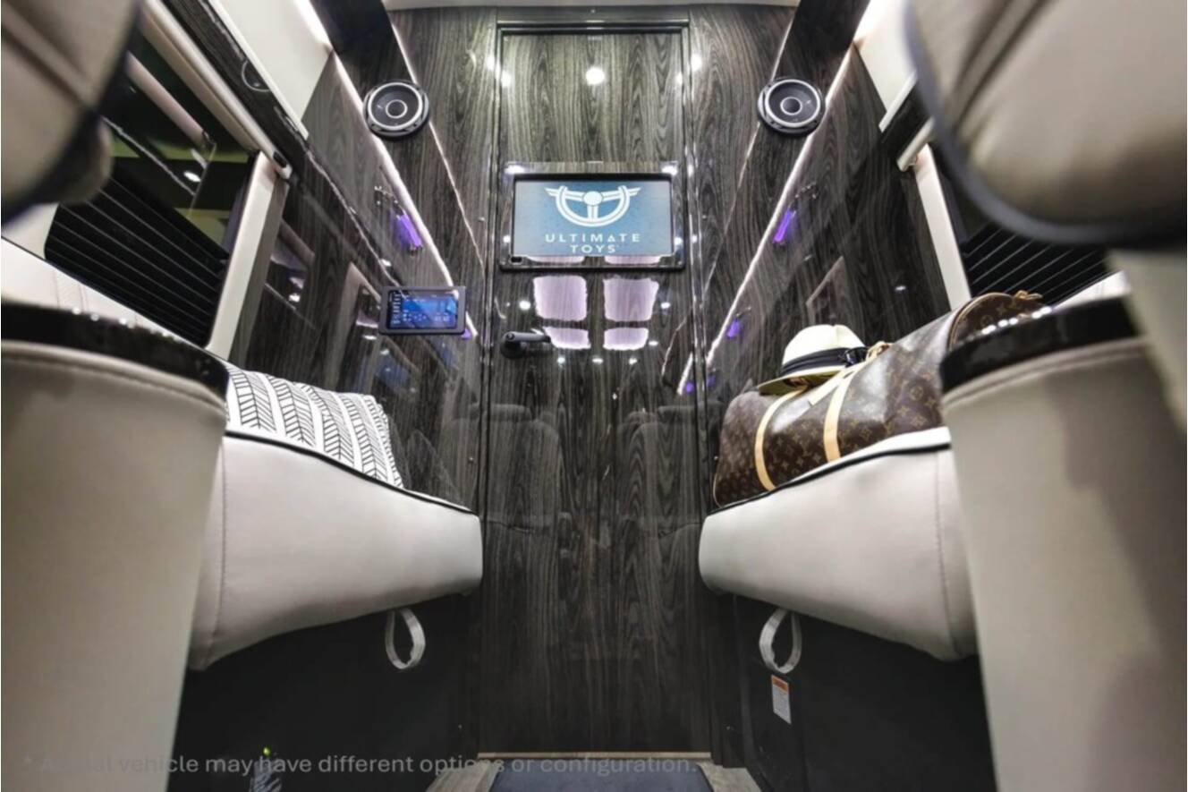A photo of this 2027 Ultimate Toys COACH EXEC